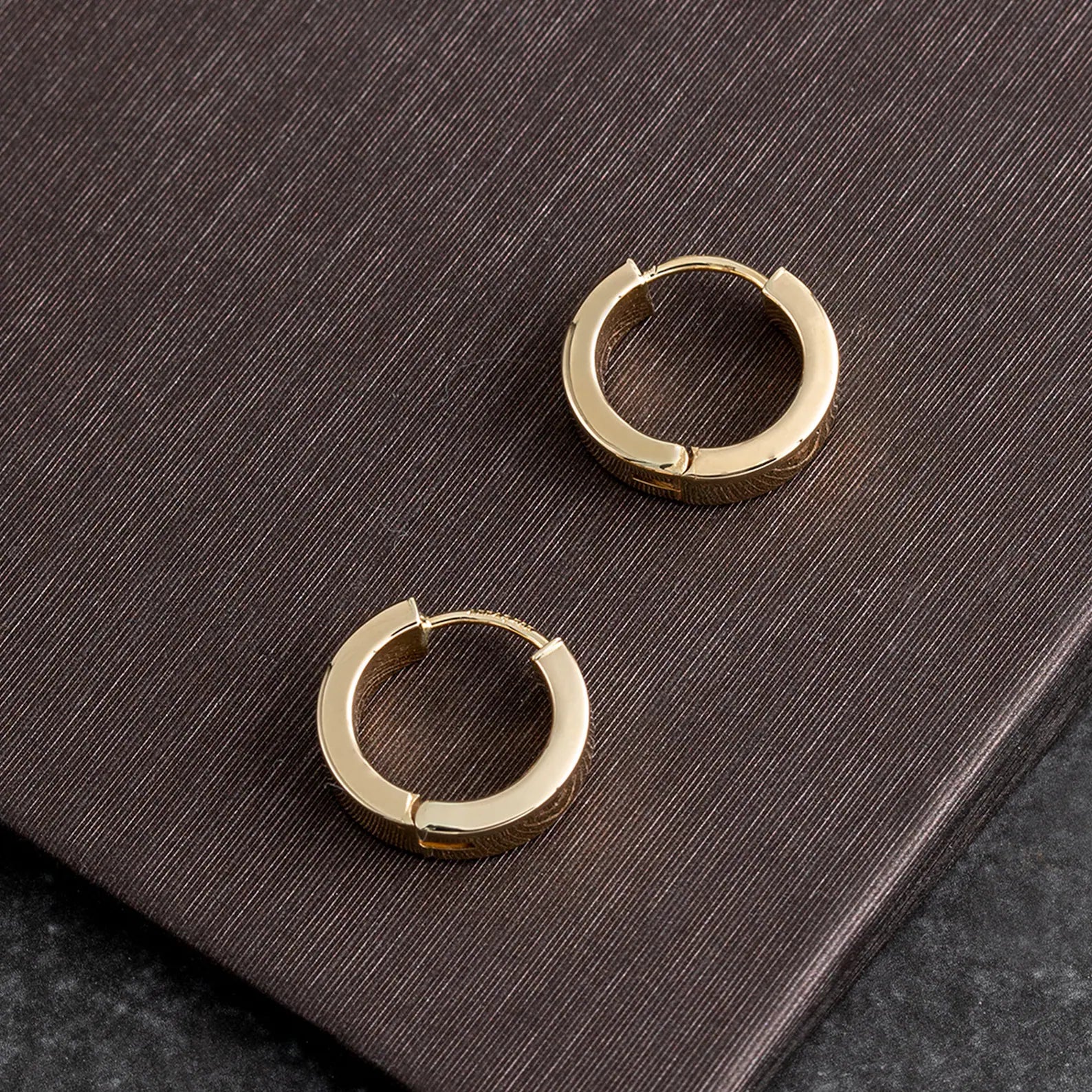 Men's Chunky Gold Hoop Earring